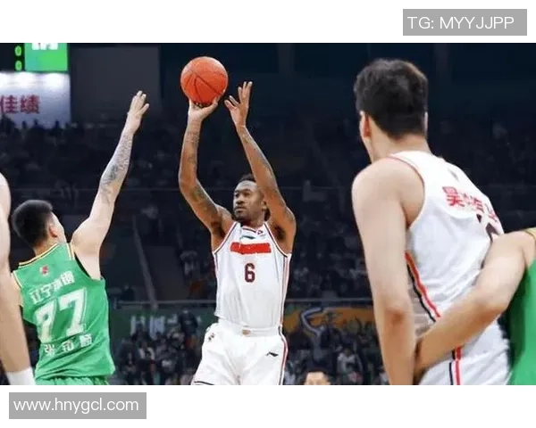 成都篮球队以79分领跑精英赛积分榜展现强大实力